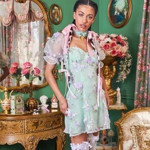 Sugar Thrillz
Sweetheart Portrait Mini Dress